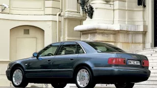 Audi A8 první generace 4