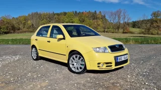 Škoda Fabia RS Swiss Blue Edition za 200 tisíc korun ujela 272 tisíc kilometrů. Neuvěříte jejímu zachovalému stavu