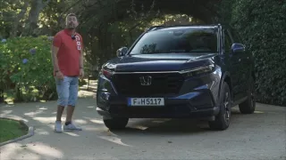 Nová Honda CR-V docela narostla a je sexy. Pod kapotou ale najdete už jen hybrid