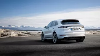 Porsche Cayenne Turbo 4