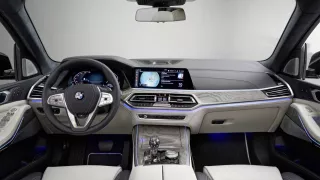 BMW X7 interiér