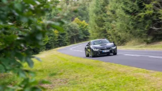 Provětrali jsme hybridní BMW i8 v edici Protonic F