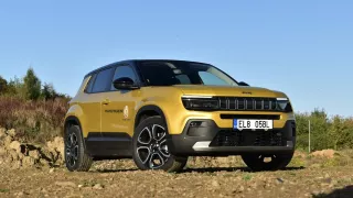 Jeep Avenger je dobrý elektromobil. Titul Evropského auta roku si ale podle nás nezaslouží