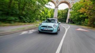 Mini Cooper v Praze