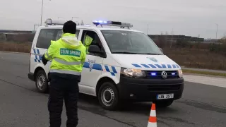 Celníci nasadili proti dovozu pohonných hmot z Polska neobvyklý přístroj. Není před ním úniku