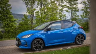 Jenom hybrid, ale s větší silou. Stále atraktivní Toyota Yaris baví, pořádná výbava ale šponuje cenovku
