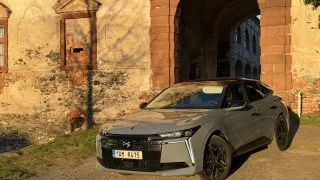 DS N°4 PLUG-IN HYBRID