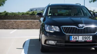 Škoda Superb Combi 2014 3