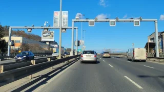 Řidiči v Praze mají velkou výhodu. Přesně vědí, které kamery hlídají rychlost nebo červenou