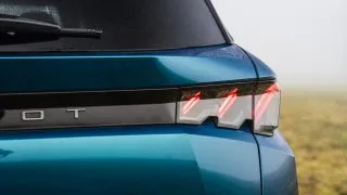 Peugeot E-5008 Dual Motor