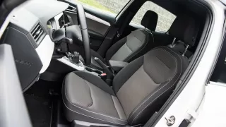 SEAT Arona 1.0 TSI interiér 6