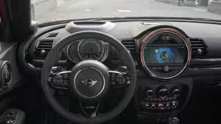 MINI Clubman 2019 - interiér 2