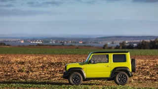 Suzuki Jimny: První jízda s kapesním offroadem