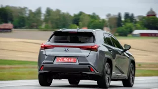 Lexus UX Mazinger Z