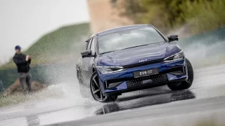 Sportovní auto roku 2023? Stal se jím elektromobil