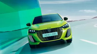 Upravené motory i lepší výbavy. Peugeot zveřejnil ceník modernizovaného hatchbacku