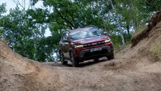 Dacia Duster a Bigster