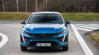Test Peugeot 408 GT hybrid