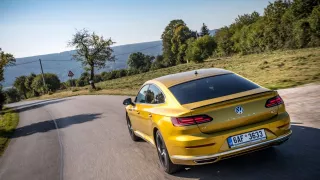 Volkswagen Arteon R-Line 2.0 TSI jízda 16