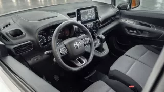 Toyota PROACE CITY 2019 interiér 15