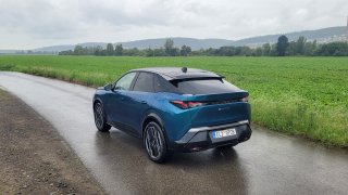 Peugeot  3008 e