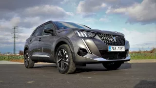 Test Peugeot 2008 GT Line 1.5 BlueHDi: Nejprodávanější lvíče se vrací