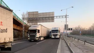 Pokuta za objíždění kolony na dálnicích: Rakousko chce zatočit s vychytralými řidiči