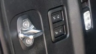 Test Land Rover Defender P300e