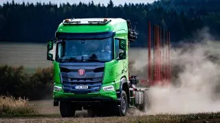 Tatra Phoenix 6x6 lesovůz