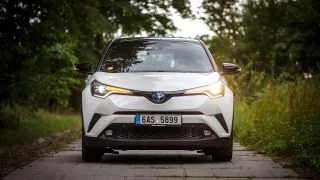 Toyota C-HR Hybrid 3 2