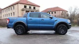 Suzuki Jimny vs. Ford Ranger Raptor