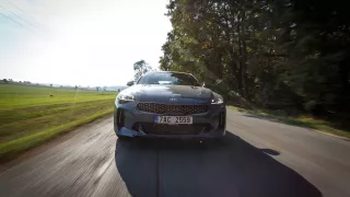 Kia Stinger Carshot 2