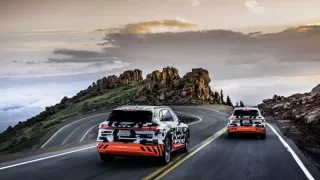 Audi e-tron test rekuperace na PikesPeaku