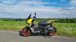 Aprilia SR GT Sport 200