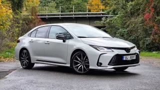 Toyota Corolla je univerzál. Po 4000 km za volantem jsme objevili její silné i slabé stránky