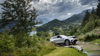 Vyzkoušeli jsme Range Rover Velar. 8