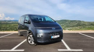 Hyundai Staria HEV: Kosmický cestovatel vyměnil diesel za hybrid. Něco tím získal, něco ztratil