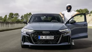 Prostředníček Bruselu? Nová Audi RS 3 má stále čistokrevný benzinový pětiválec a je ještě rychlejší