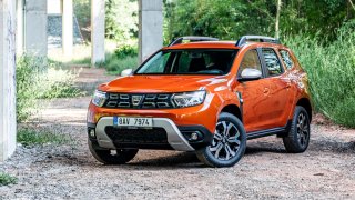 Test: Dacia Duster TCe 100 LPG ujede na jedno natankování více než kdejaký nafťák. Šetří, kde se dá