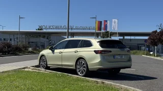 Česká chlouba se slovenským původem. Vzali jsme nový Superb a vyrazili na místo, kde se vyrábí