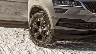 Nepoškoďte si auto. Vybrat odpovídající sněhové řetězy, a ještě je správně nasadit, je věda