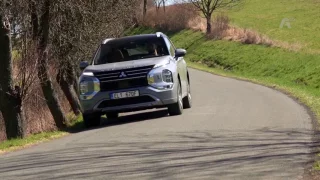 Recenze Mitsubishi Outlander PHEV 4x4 Instyle+