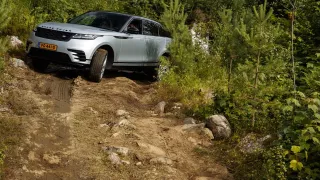 Vyzkoušeli jsme Range Rover Velar. 7