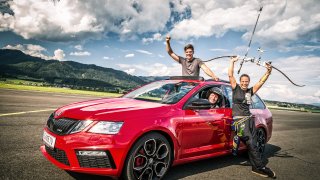 Škoda Octavia RS versus vystřelený šíp