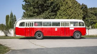 Škoda 706 RO (1947).