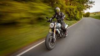 Ducati Scrambler 1100 carshot 1