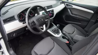 SEAT Arona 1.0 TSI interiér 7