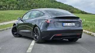 Tesla Model 3 Performance