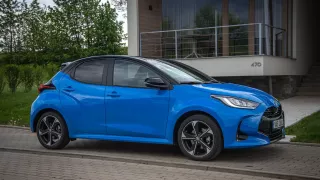 Toyota Yaris 1.5 hybrid FL 96kW