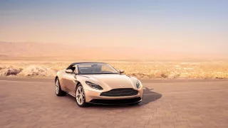 Nádherný roadster Aston Martin DB11 Volante. 26